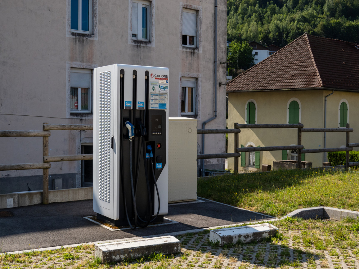 borne-recharge-voiture-electrique-cornimont-4 borne-recharge-voiture-electrique-cornimont-4
