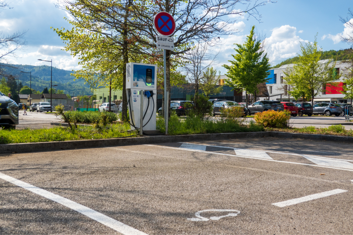 borne-recharge-vehicule-electrique-saulxures-sur-moselotte-1 borne-recharge-vehicule-electrique-saulxures-sur-moselotte-1