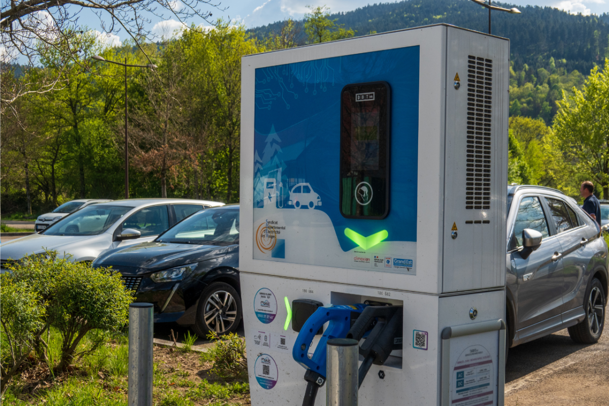 borne-recharge-vehicule-electrique-saulxures-sur-moselotte-2 borne-recharge-vehicule-electrique-saulxures-sur-moselotte-2