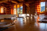salle-manger - Chalet 12 personnes - La Bresse Hautes Vosges - La fuste des écureuils - Basse sur le rupt - © Gauthier Bervard OTCLBHV Chalet 12 personnes - La Bresse Hautes Vosges - La fuste des écureuils - Basse sur le rupt