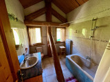 sdb-haut - Chalet 12 personnes - La Bresse Hautes Vosges - La fuste des écureuils - Basse sur le rupt - © Gauthier Bervard OTCLBHV Chalet 12 personnes - La Bresse Hautes Vosges - La fuste des écureuils - Basse sur le rupt