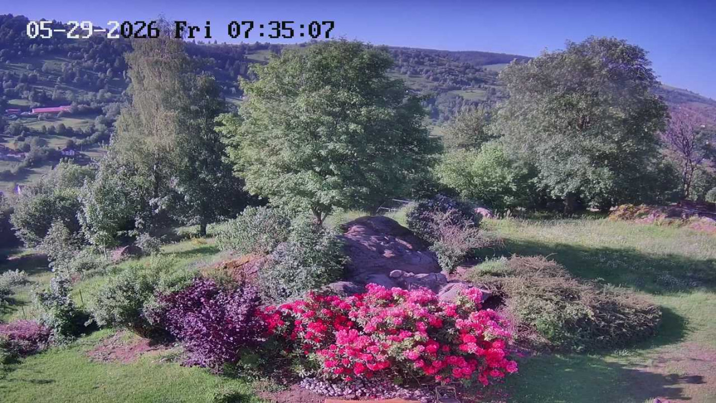 https://www.leschantenees.com/webcam/cam02.vue-chajoux.jpg